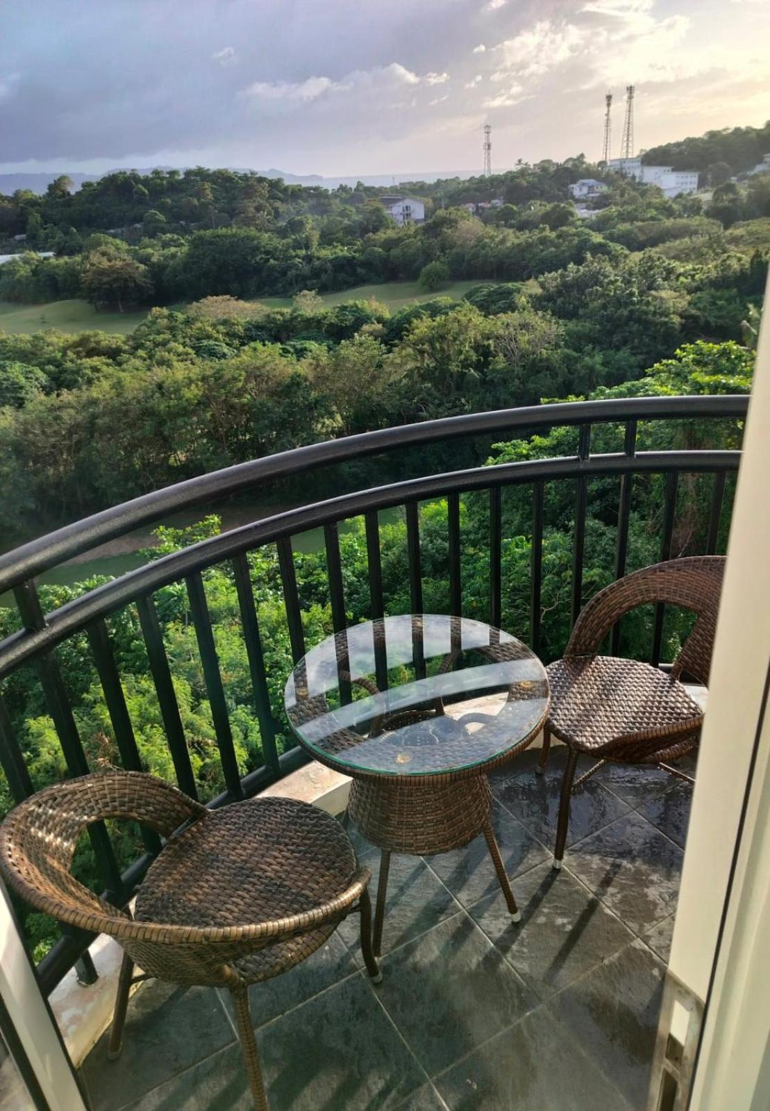 Lushfield Boracay Apartment